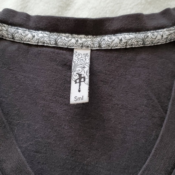 🙋♀️3/30 Red dragon tee - Picture 2 of 2